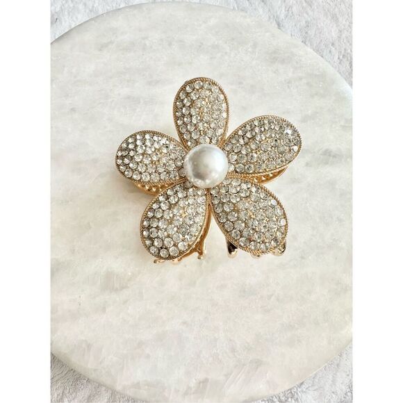 Rhinestone and faux pearl flower metal hair claw ￼ - Picture 2 of 2